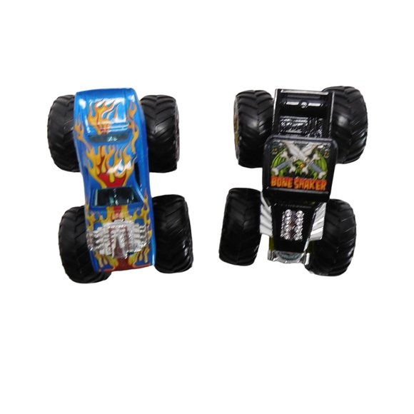Lot Of 2 Hot Wheels Monster Trucks Bone Shaker & Rodger Dodger Toy - Picture 5 of 6